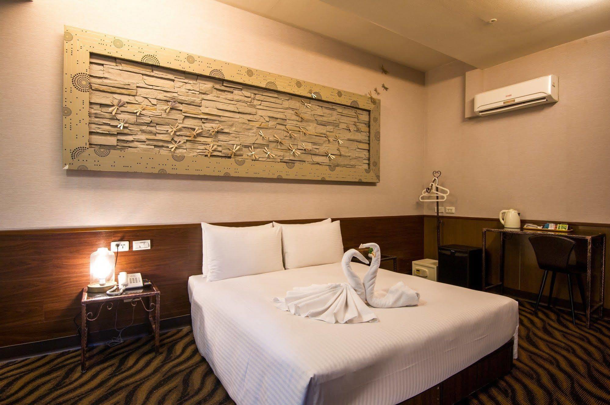 Hotel 6 - Wannien Taipei Exterior photo